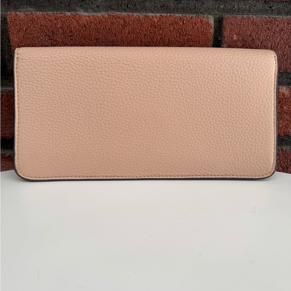 Tory Burch Cream Pebble Leather Kira Clutch with Gold Logo - Picture 4 of 10